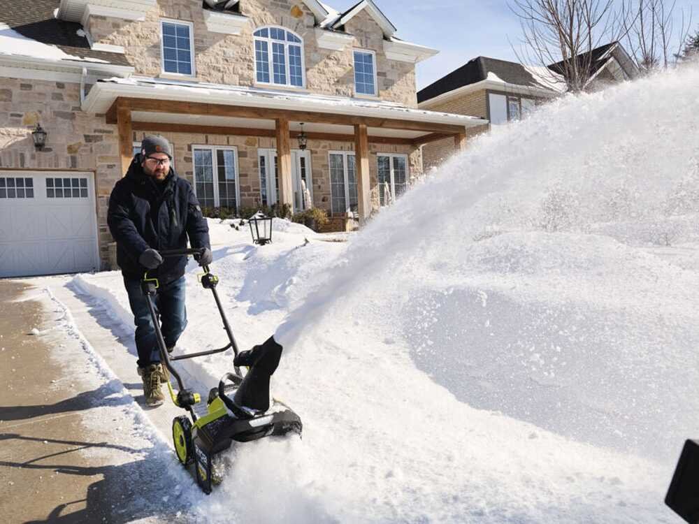 ryobi ry36stx45a 140 fraise à neige à batterie max power 36v 4ah ryobi ry36stx45a 140 fraise à neige à batterie max power 36v 4ah
