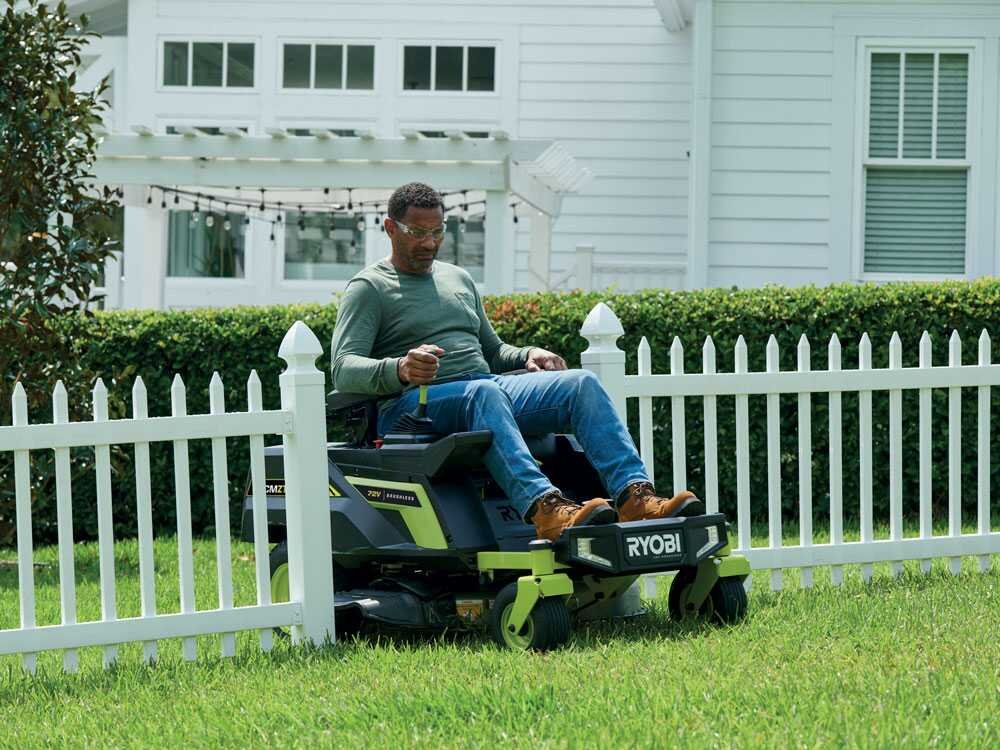 ryobi ztrx76 tondeuse autoportée à batterie et rayon de braquage zéro 72v/20 ah coupe de 76 cm 2en1 ryobi ztrx76 tondeuse autoportée à batterie et rayon de braquage zéro 72v/20 ah coupe de 76 cm 2en1